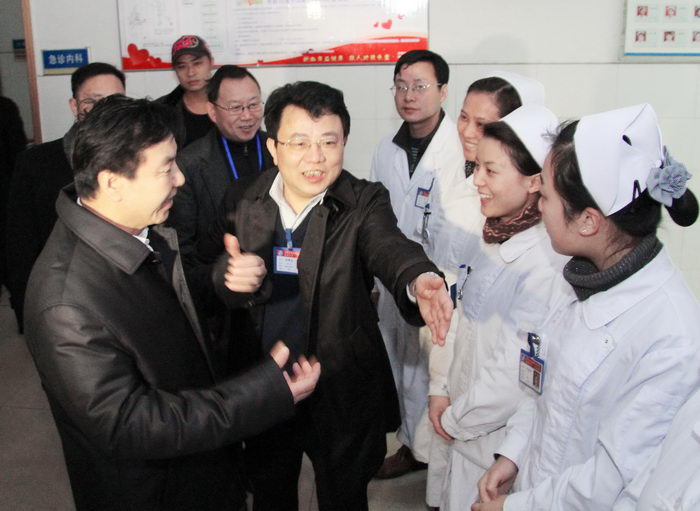心系一医情切切——市委书记节前来我院慰问(图)